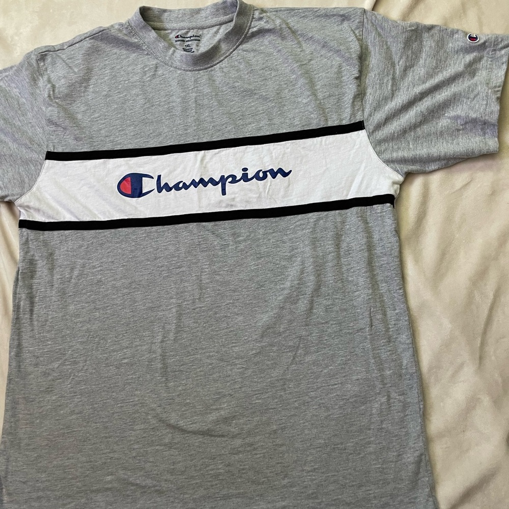 Mens XL Champion T-shirt
